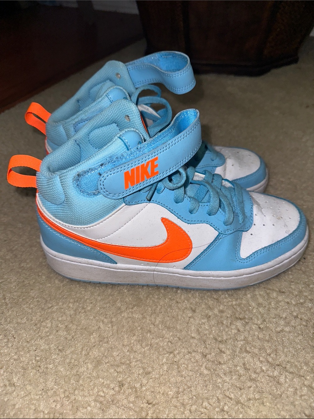 Nike Kids High-Top Sneakers in Light Blue, White and Bright Orange